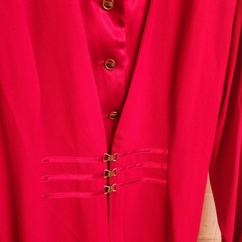 Red dress - Picture 4 of 8
